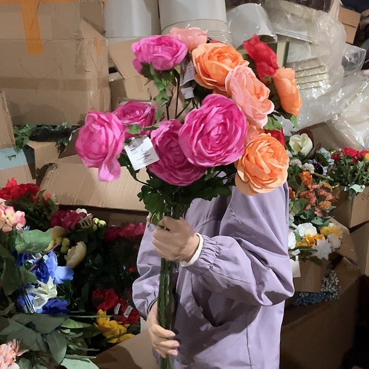 陶瓷花瓶，仿真绿植。5