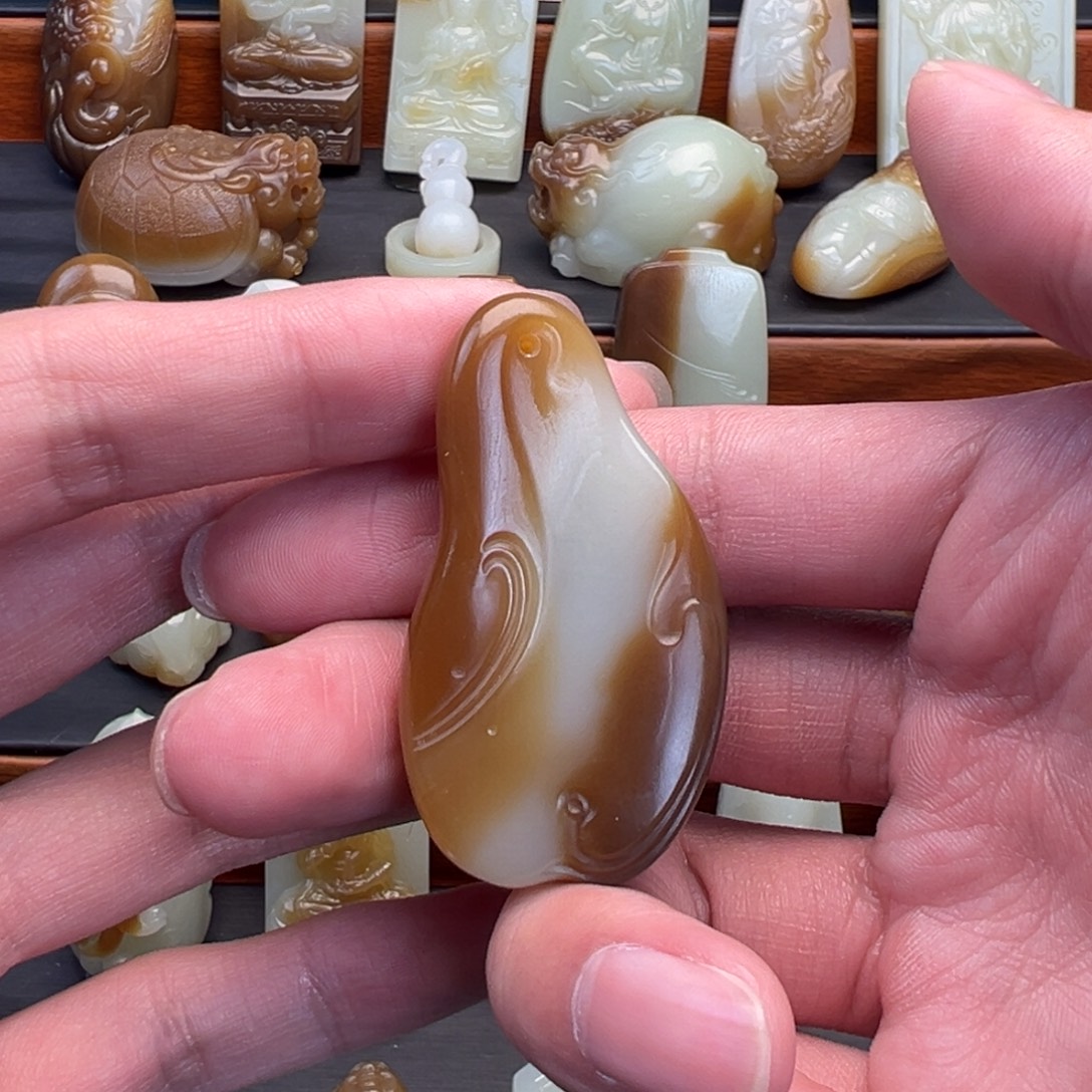 和田玉（糖玉）未镶嵌颈饰