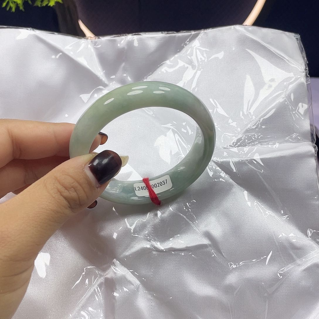 未镶嵌手镯翡翠丽丽