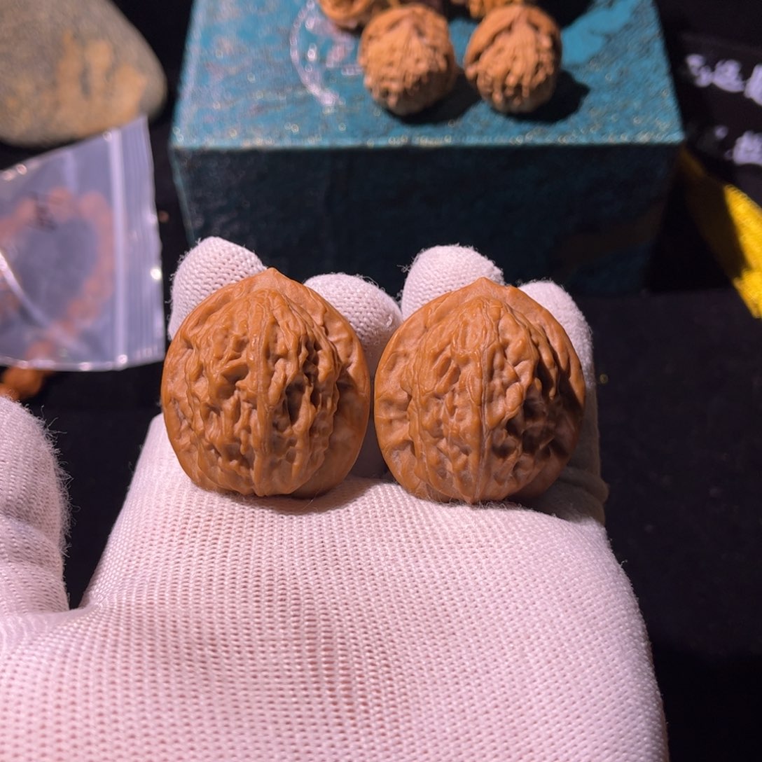 文玩核桃吊坠36全品大红袍