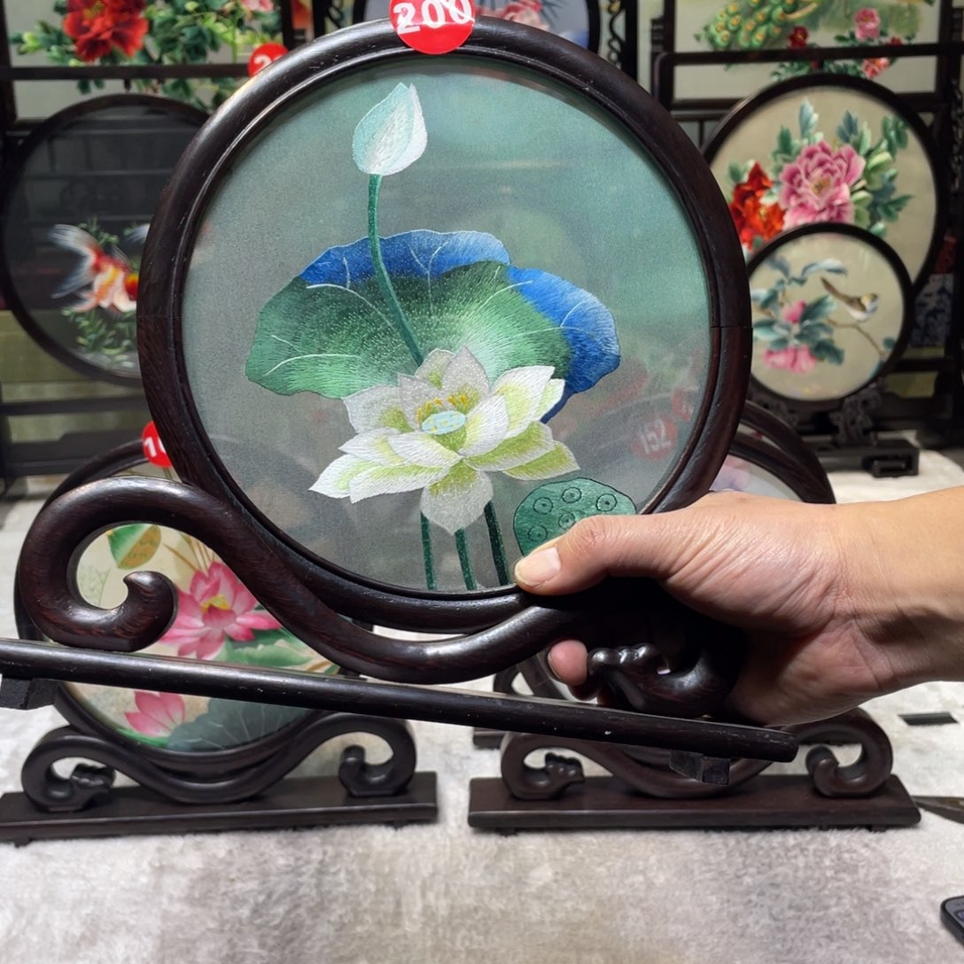 刺绣非遗传承摆件