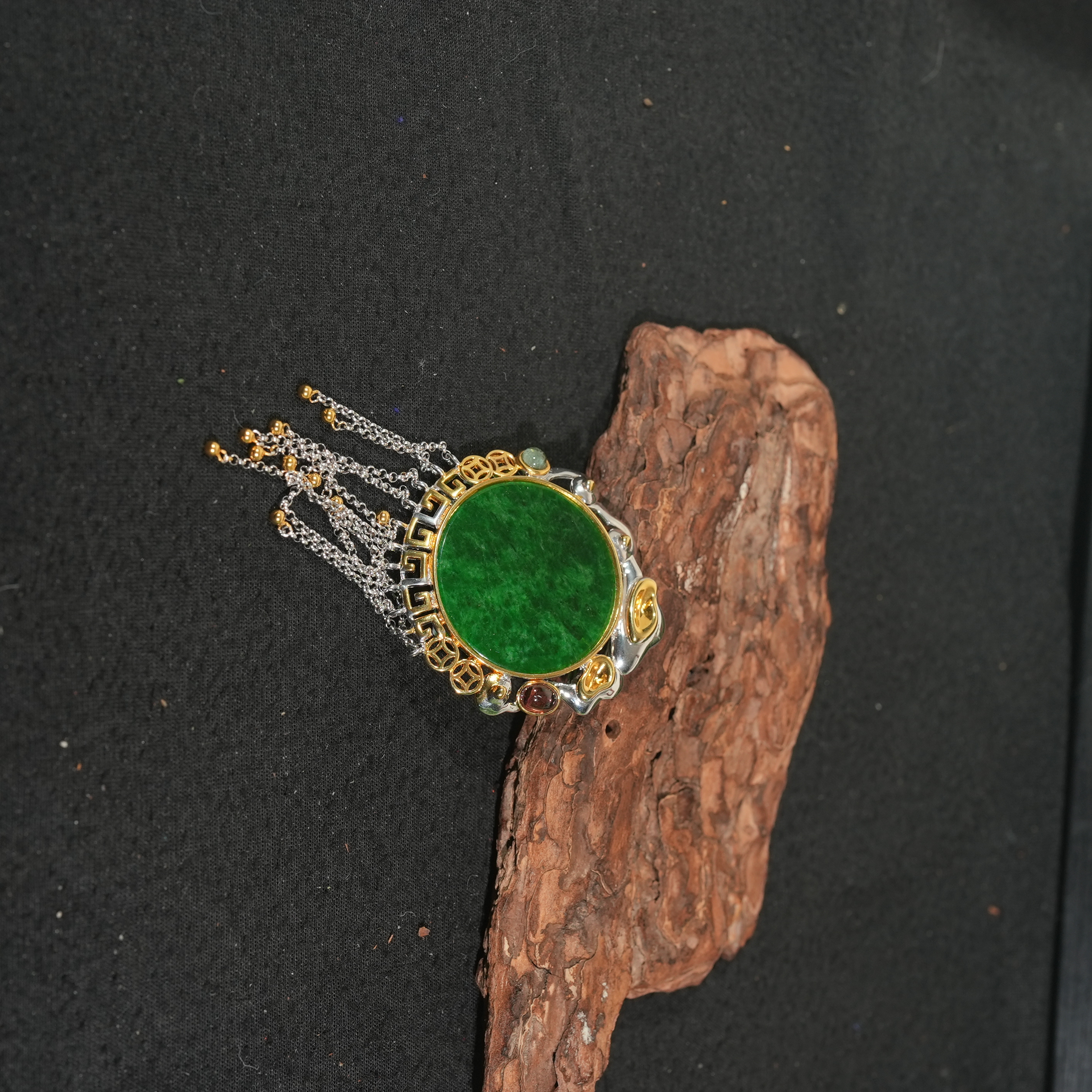 12.1香港王老板-翡翠吊坠4o710