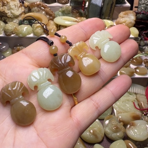 【闪购商品】和田玉挂件未镶嵌透闪石玉