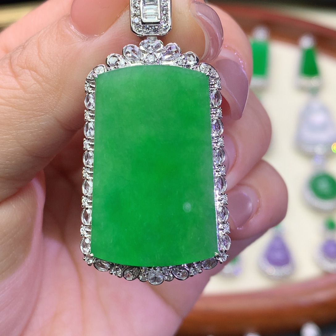 翡翠18K金镶嵌吊坠(不含链)