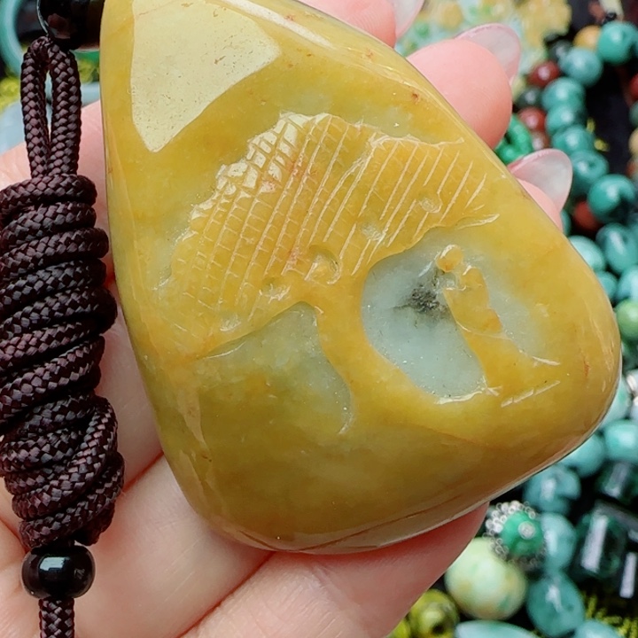 翡翠未镶嵌颈饰天然A货96