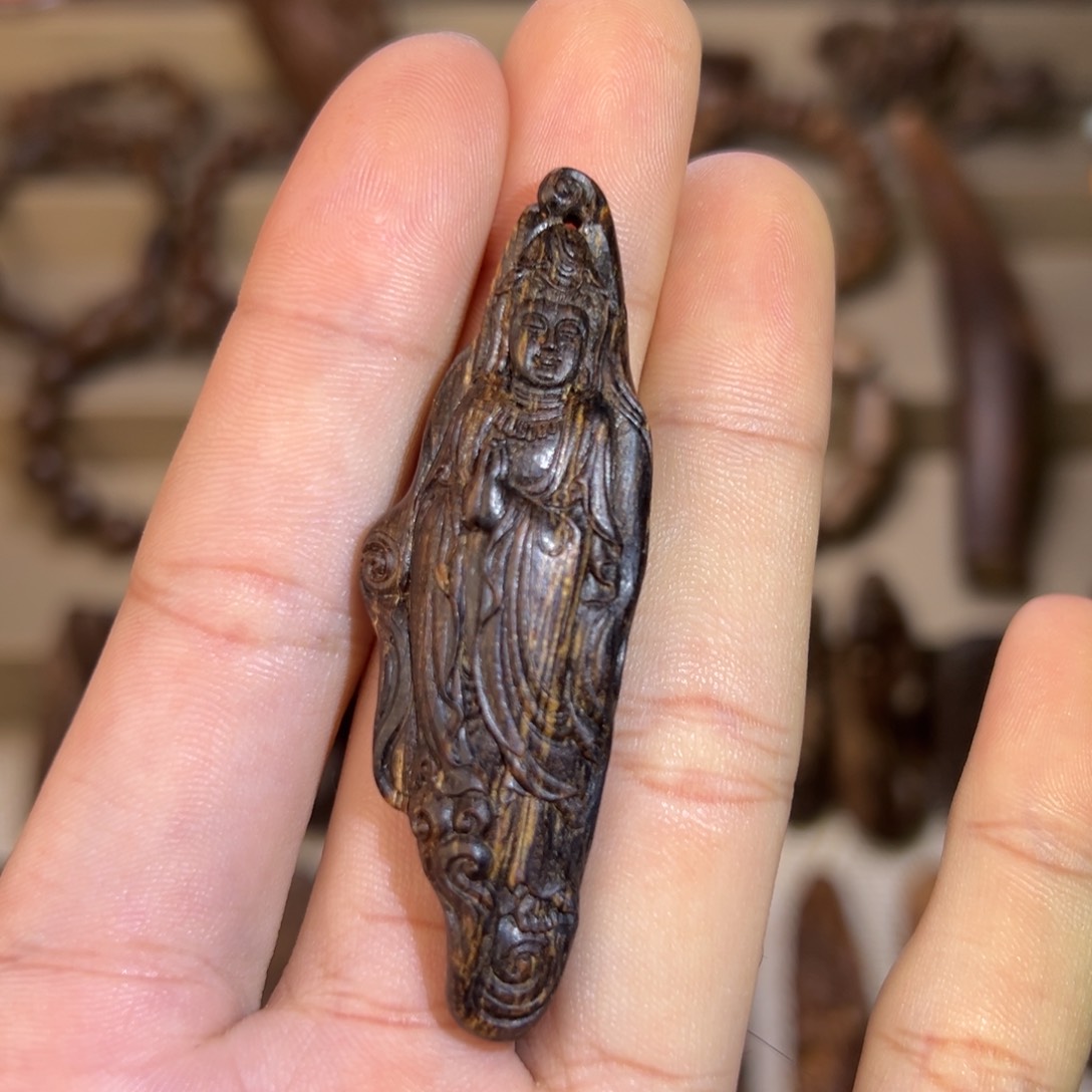 沉香吊坠芽庄软丝6.5克