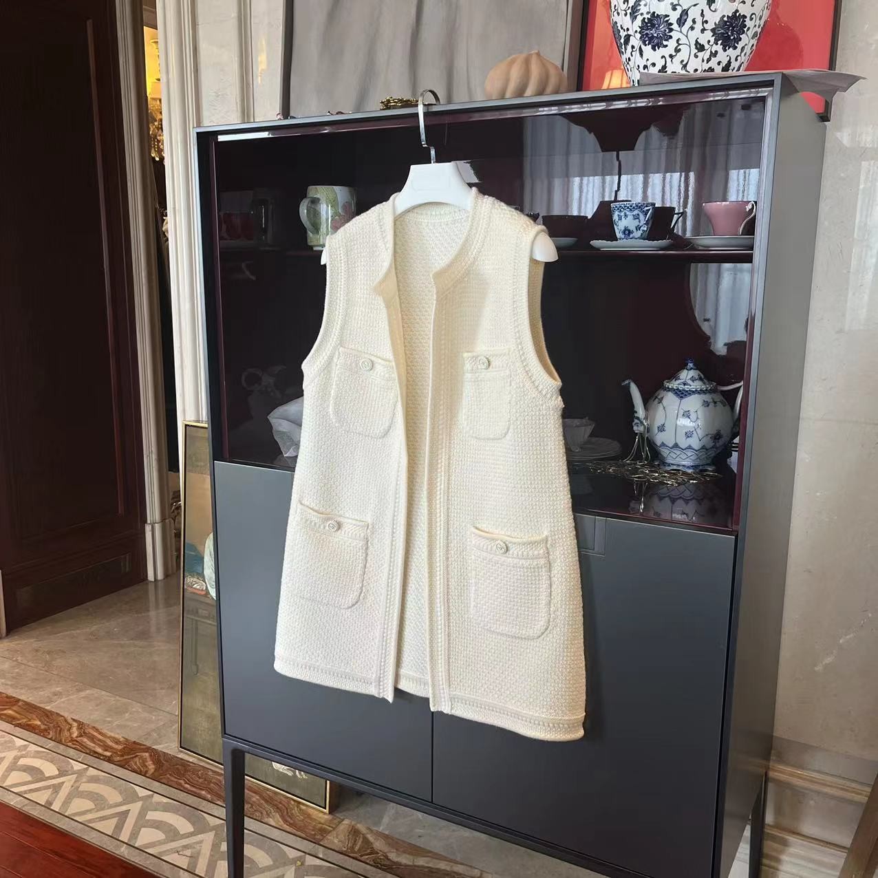 漫颜刘美丽诺羊毛针织马甲2023春季新品无袖圆领宽松中长款上衣