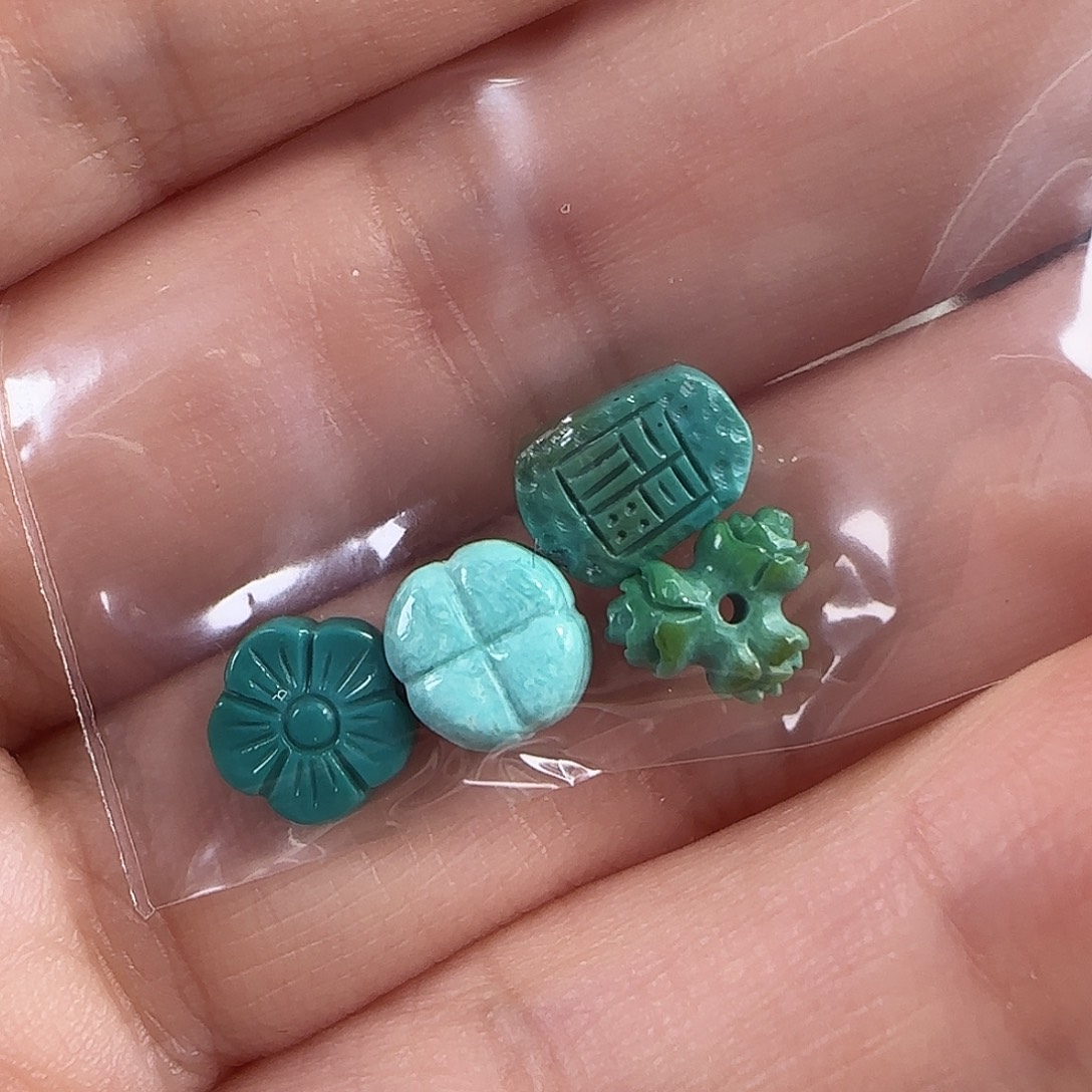 绿松石未镶嵌珠宝奇石