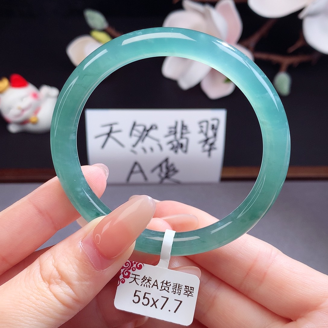 翡翠手镯（圆镯）未镶嵌