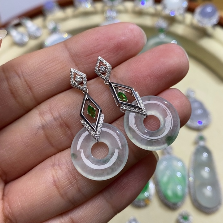 翡翠颈饰18K金镶嵌…