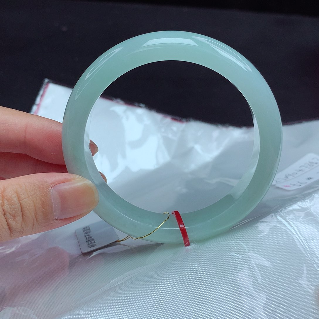 翡翠手镯未镶嵌56圈853