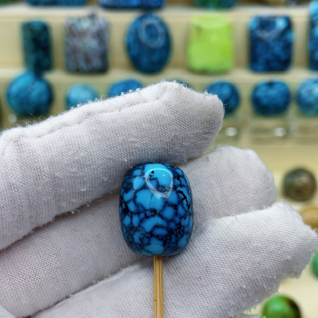 未镶嵌绿松石颈饰