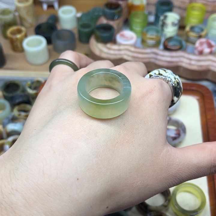 S****蛇纹石玉未镶嵌戒圈