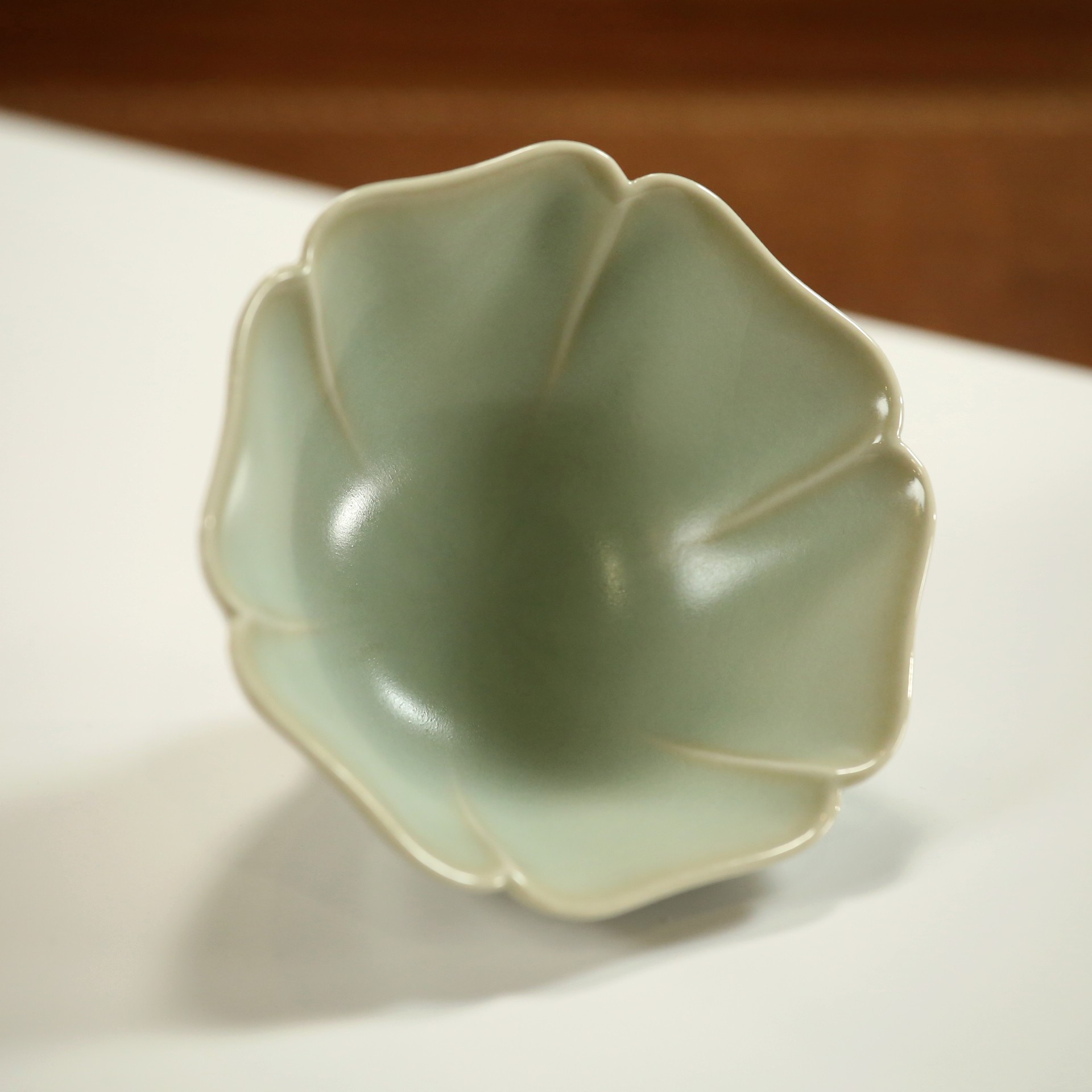 福利惜缘底款 汝釉天青花口杯主人杯