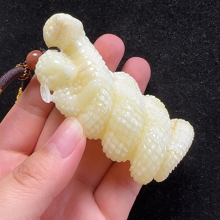 未镶嵌蜜蜡珠宝奇石