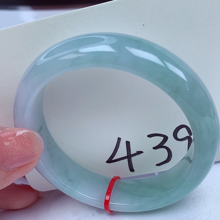 翡翠手镯未镶嵌翡翠