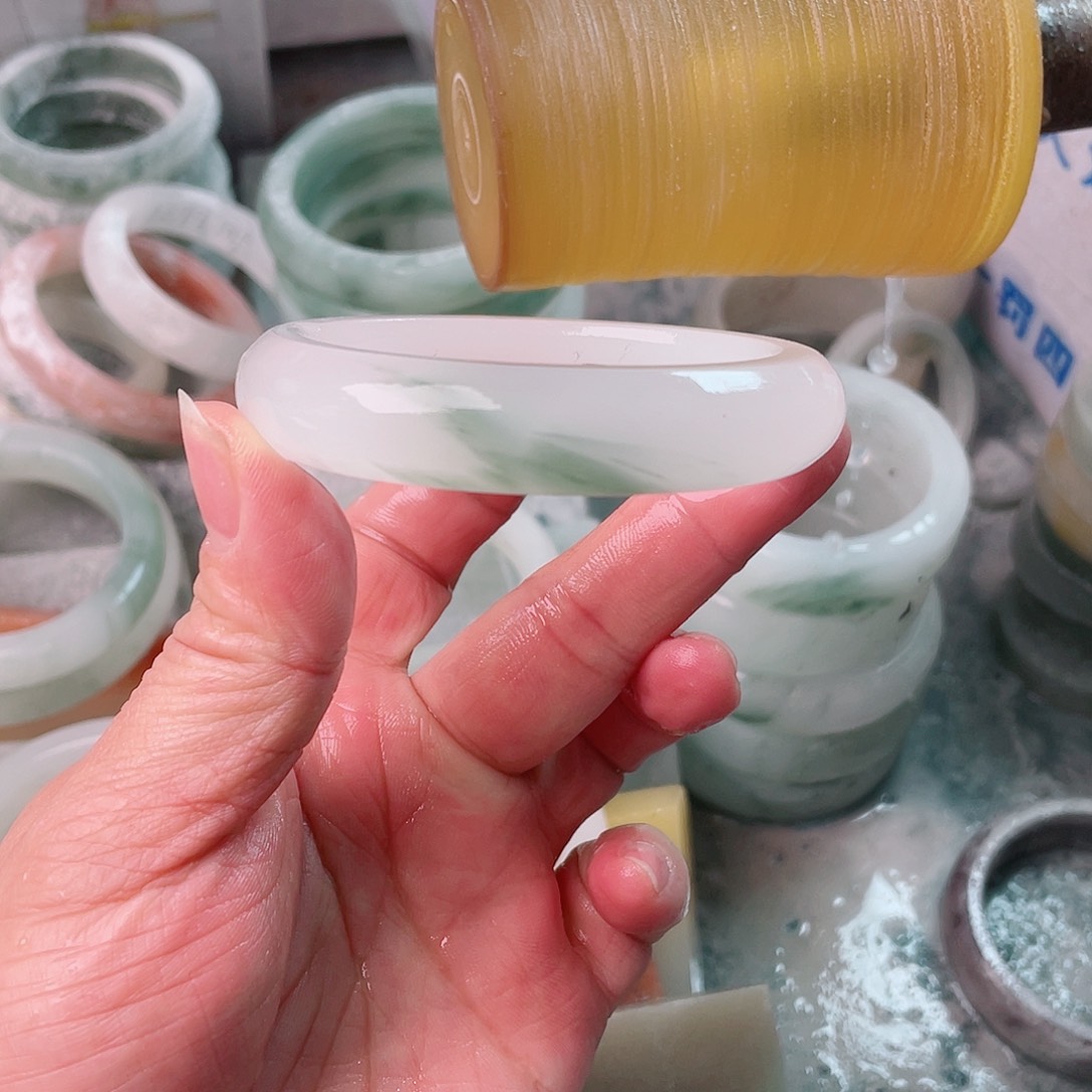 凤***涅定制石英质玉（天山翠）