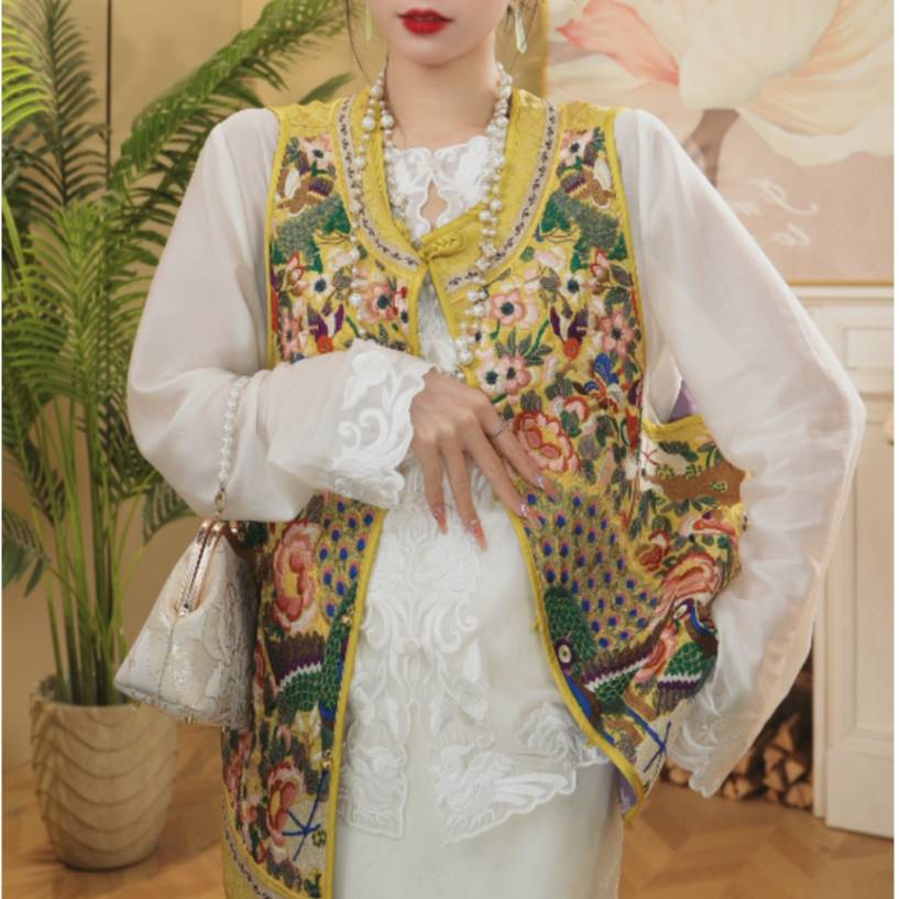 孔雀翎羽/新中式春季新款重工织锦刺绣马甲2025A7322-思思