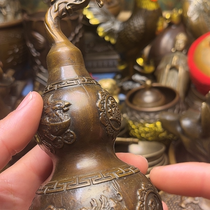 精美铜器批发档口