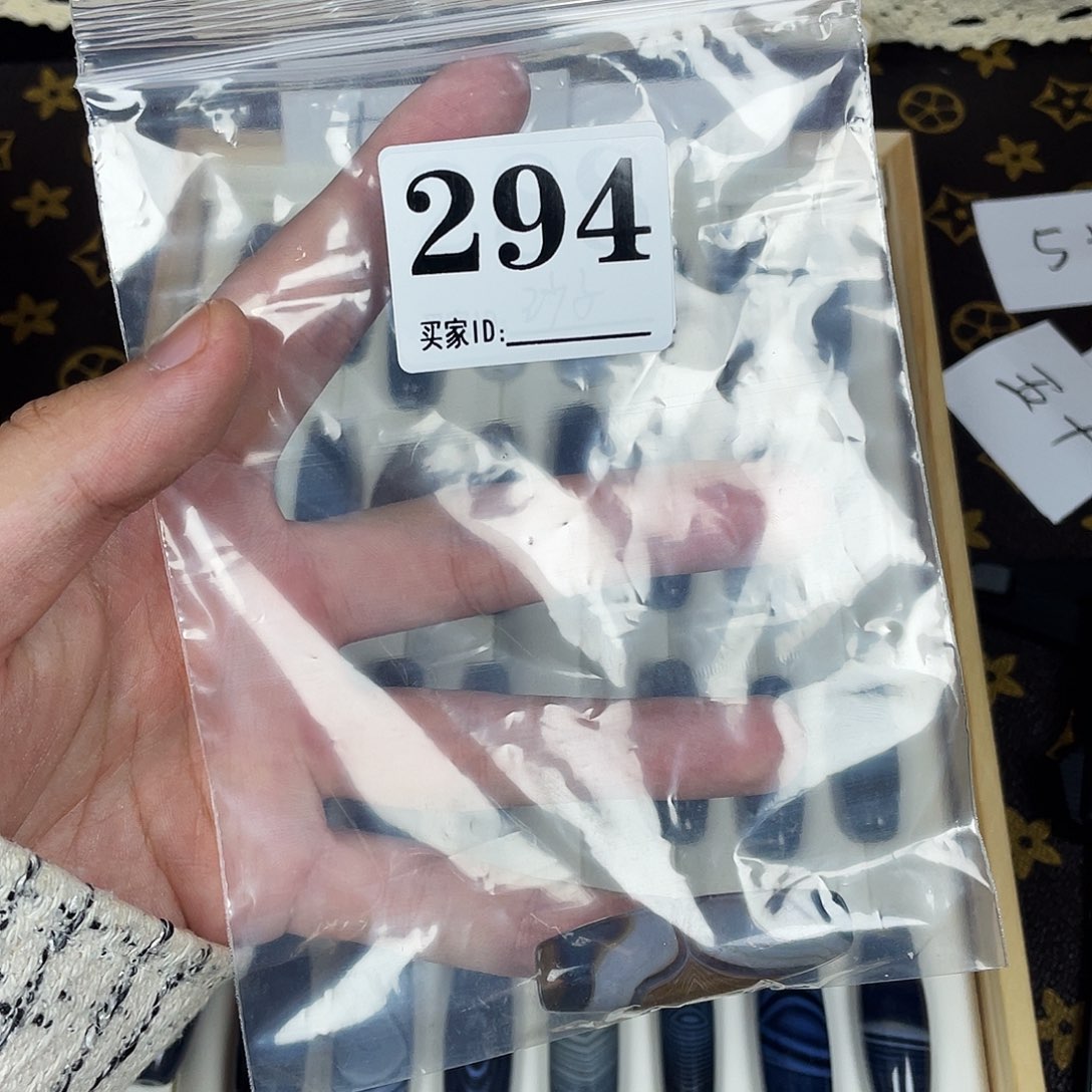 榴***冰玛瑙/玉髓未镶嵌珠宝半成品