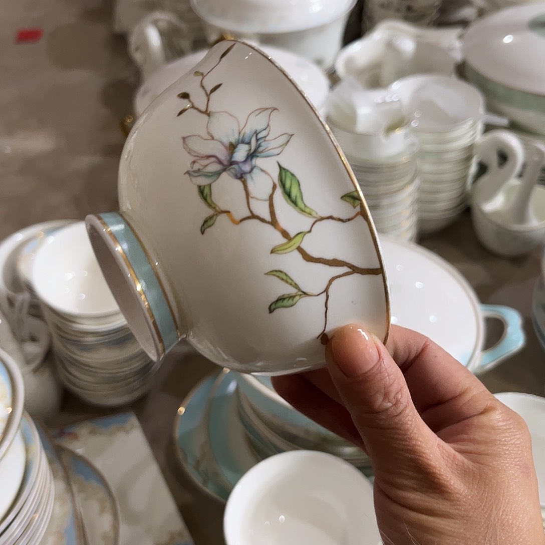 瓷片玉兰碗八个4.5寸微瑕