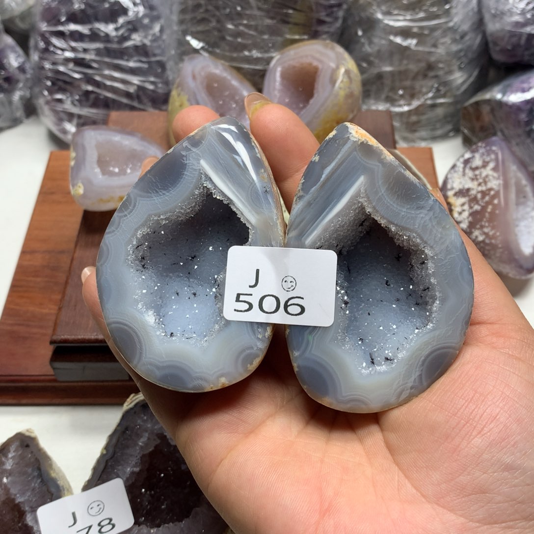 未镶嵌紫晶大型摆件（非配饰）马**.