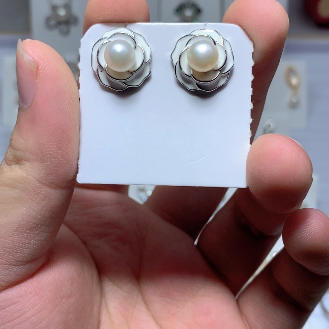 淡水珍珠银S925镶嵌耳饰
