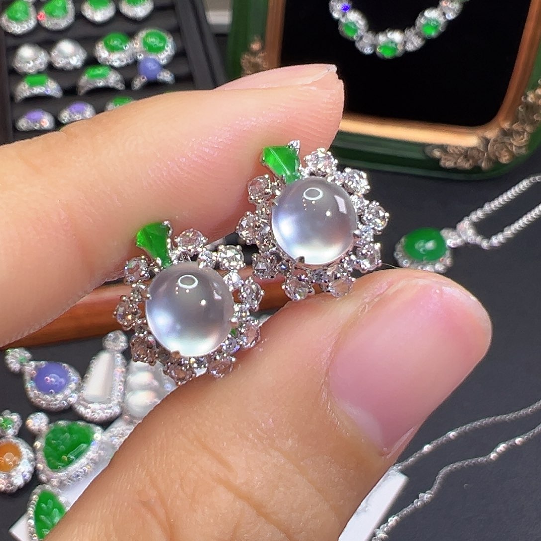 翡翠18K金镶嵌耳饰