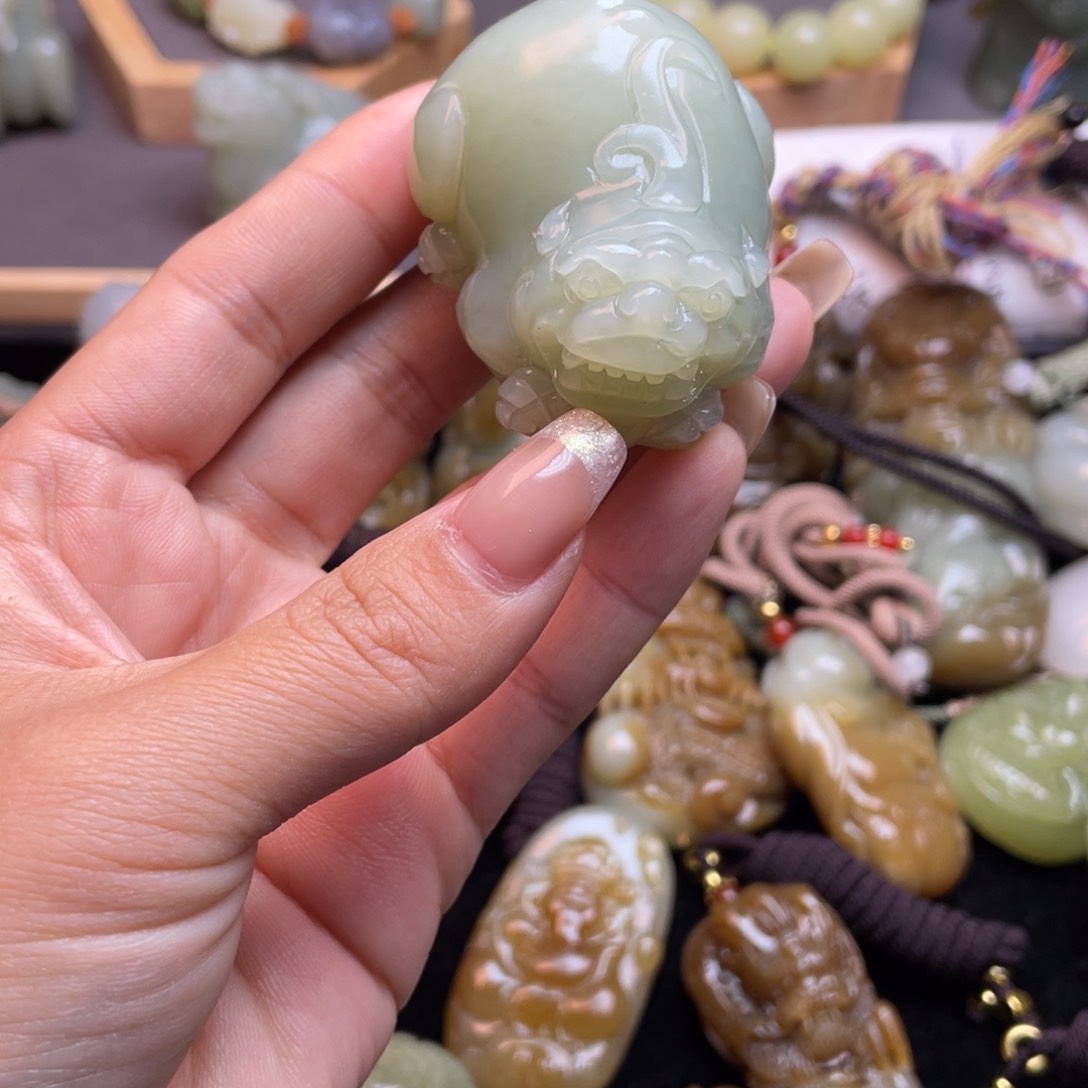 和田玉颈饰未镶嵌