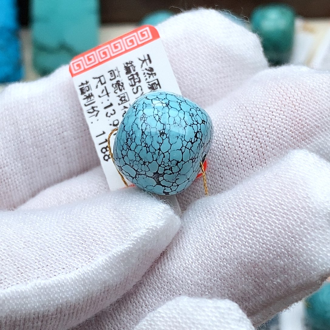 北***门绿松石未镶嵌珠宝奇石