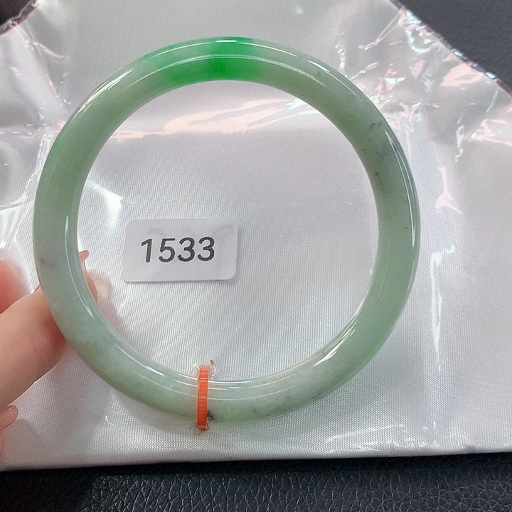 翡翠未镶嵌手镯天然翡翠手镯01