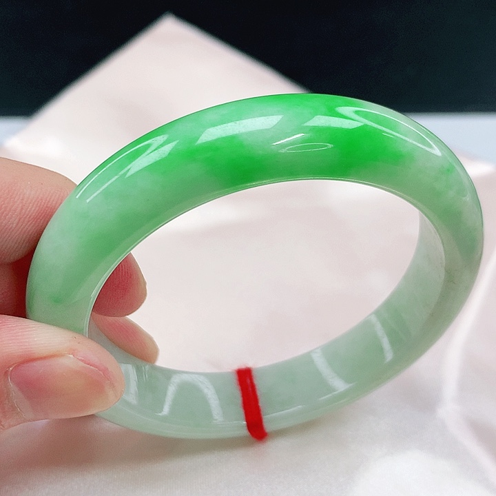 翡翠未镶嵌手镯圈55.8。34062