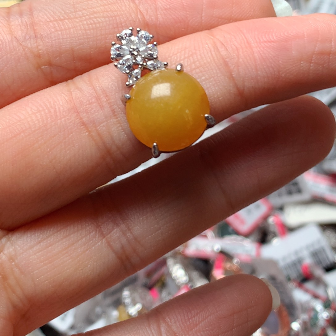 翡翠戒指银S925镶嵌天然翡翠戒指