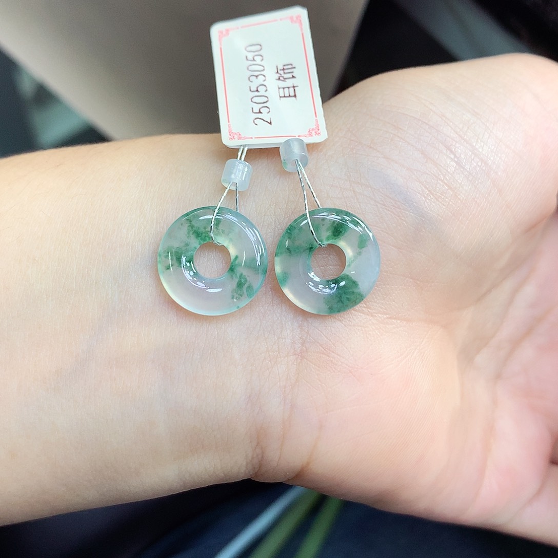 未镶嵌戒指翡翠甜甜圈