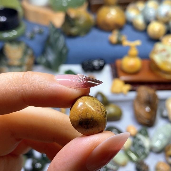 未镶嵌岫岩河磨玉（透闪石质玉）挂件随形珠