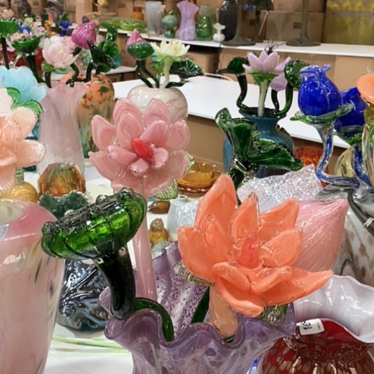 琉璃花瓶高45厘米宽12厘米