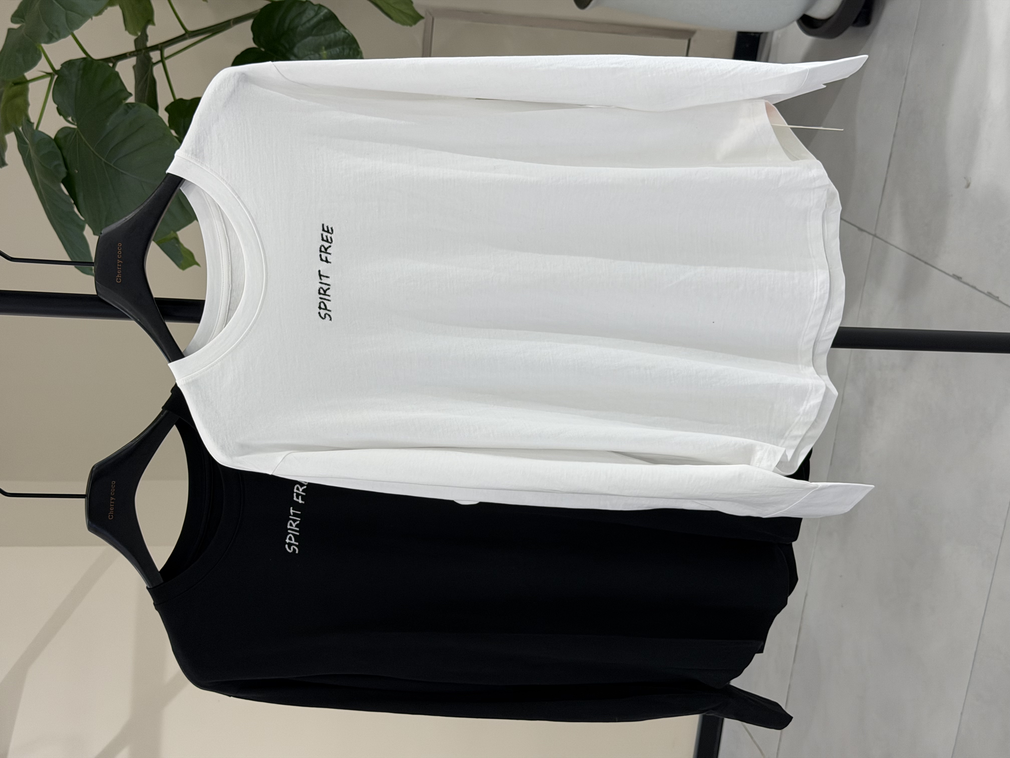 C25884-气质简约圆领字母刺绣纯色宽松百搭T恤