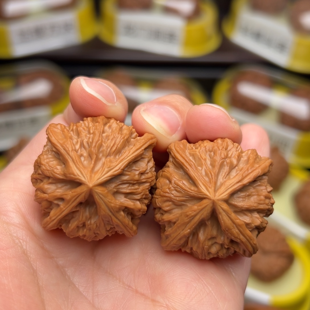 文玩核桃吊坠宫灯