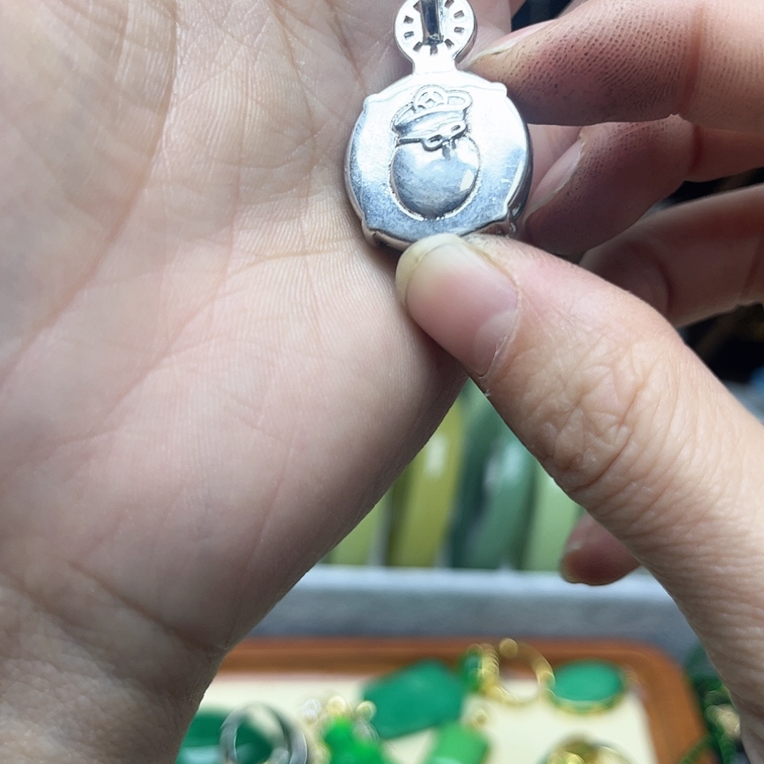 翡翠未镶嵌耳饰圆