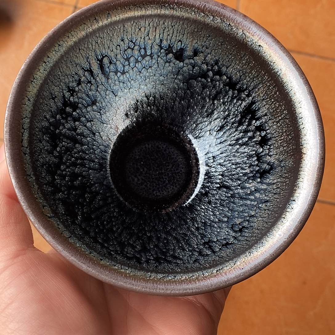 茶盏嗅**薇建盏点茶一个