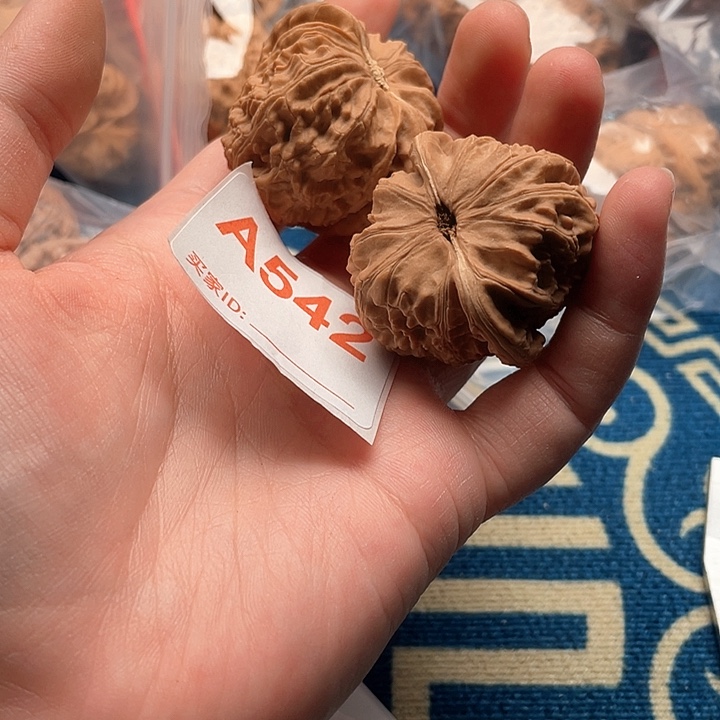 文玩核桃把件三角