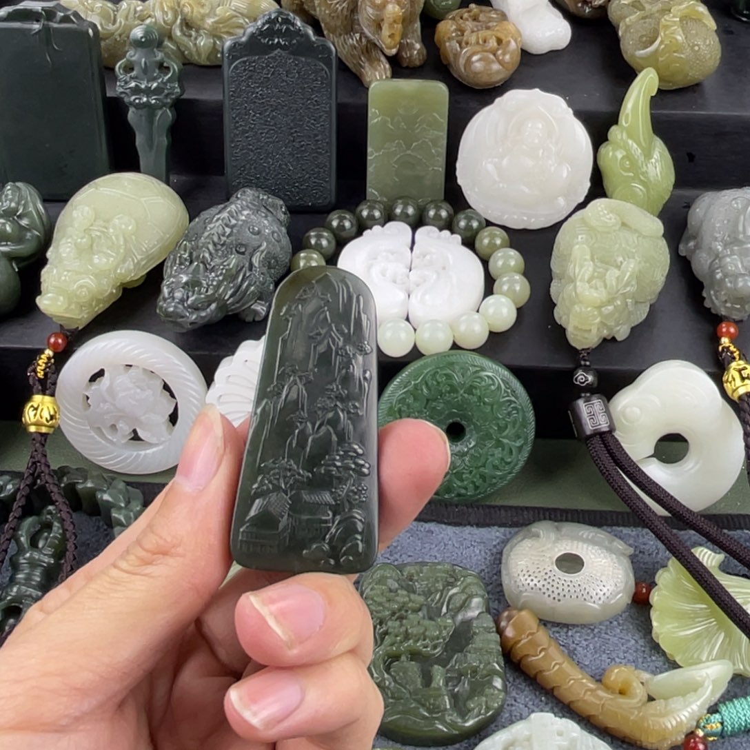 和田玉未镶嵌颈饰