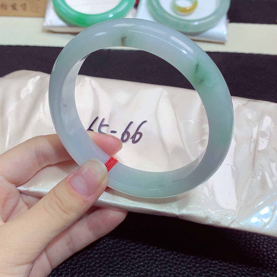 翡翠未镶嵌手镯1261