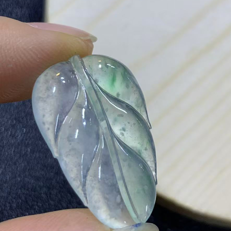 天然翡翠A货冰种飘花叶子