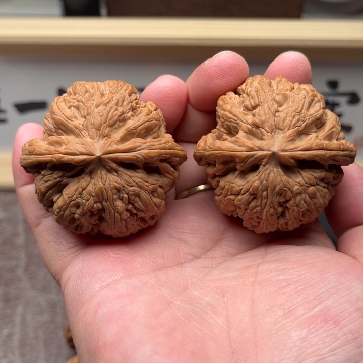 文玩核桃把件全品粗筋