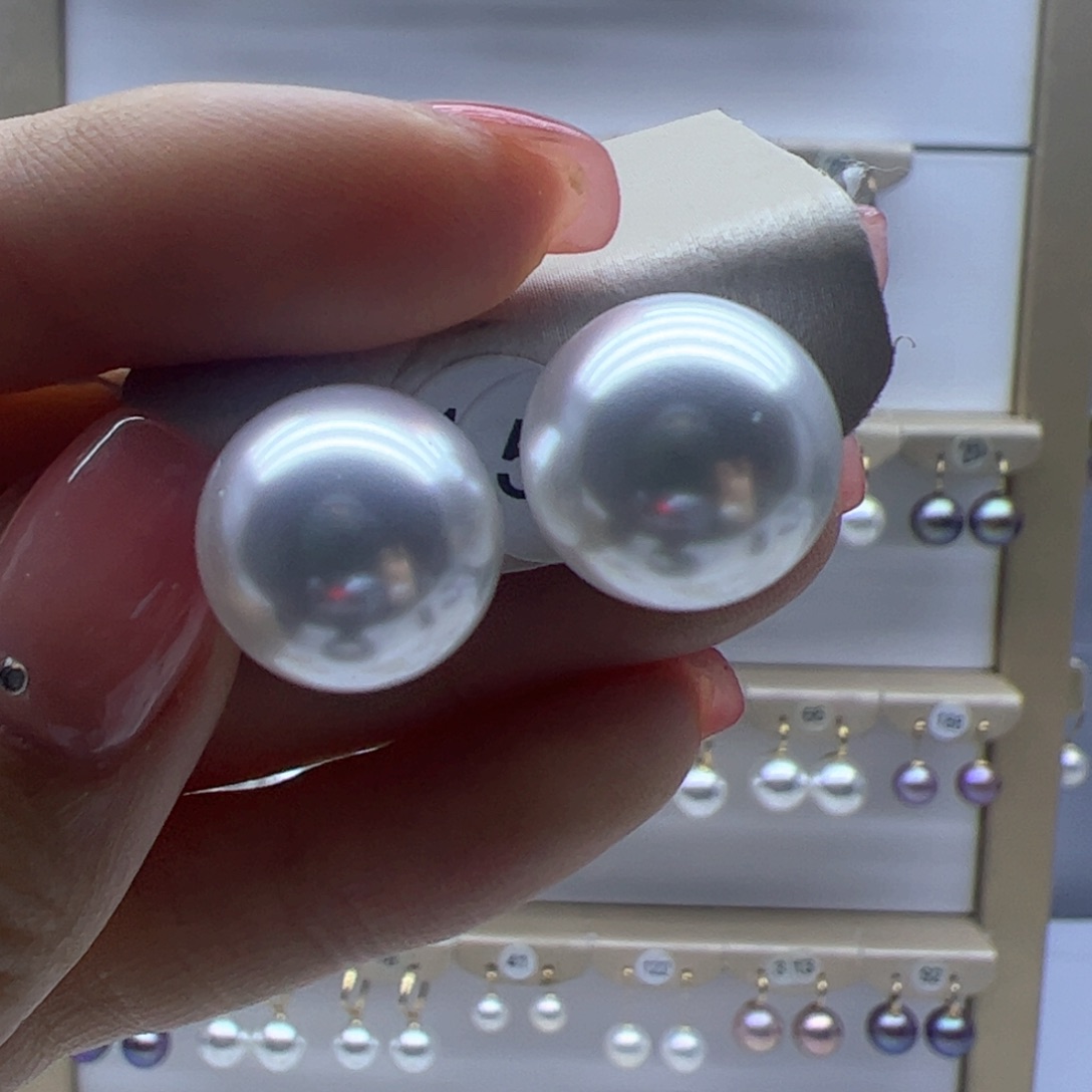 18K金镶嵌淡水珍珠耳饰