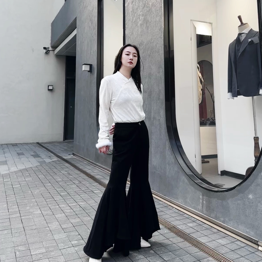 设计感吸睛大喇叭修饰腿型毛呢长裤