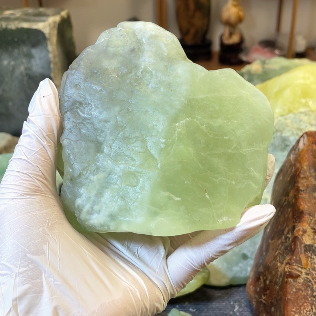 蛇纹石玉未镶嵌中国四大名玉简易