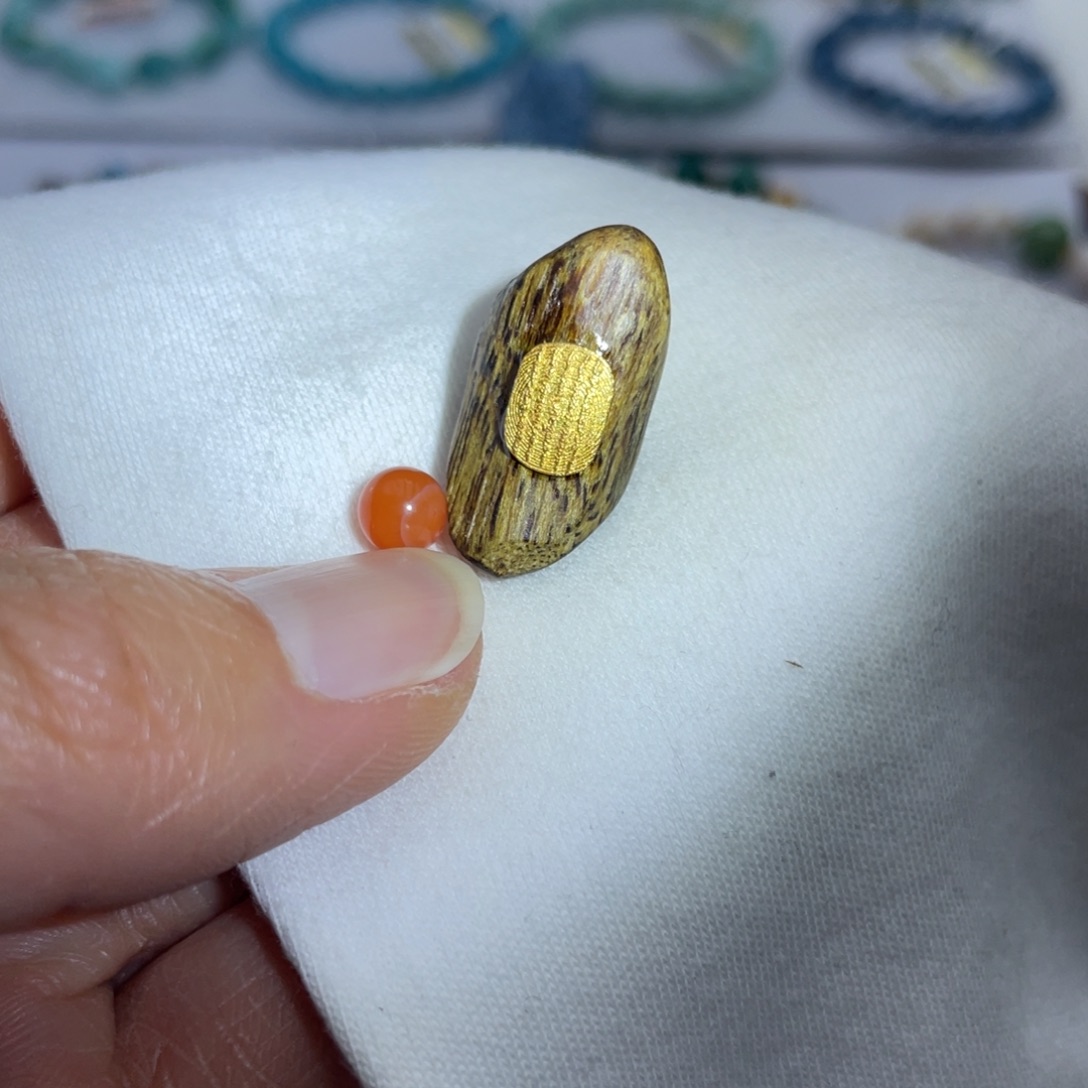 南红玛瑙未镶嵌珠宝奇石