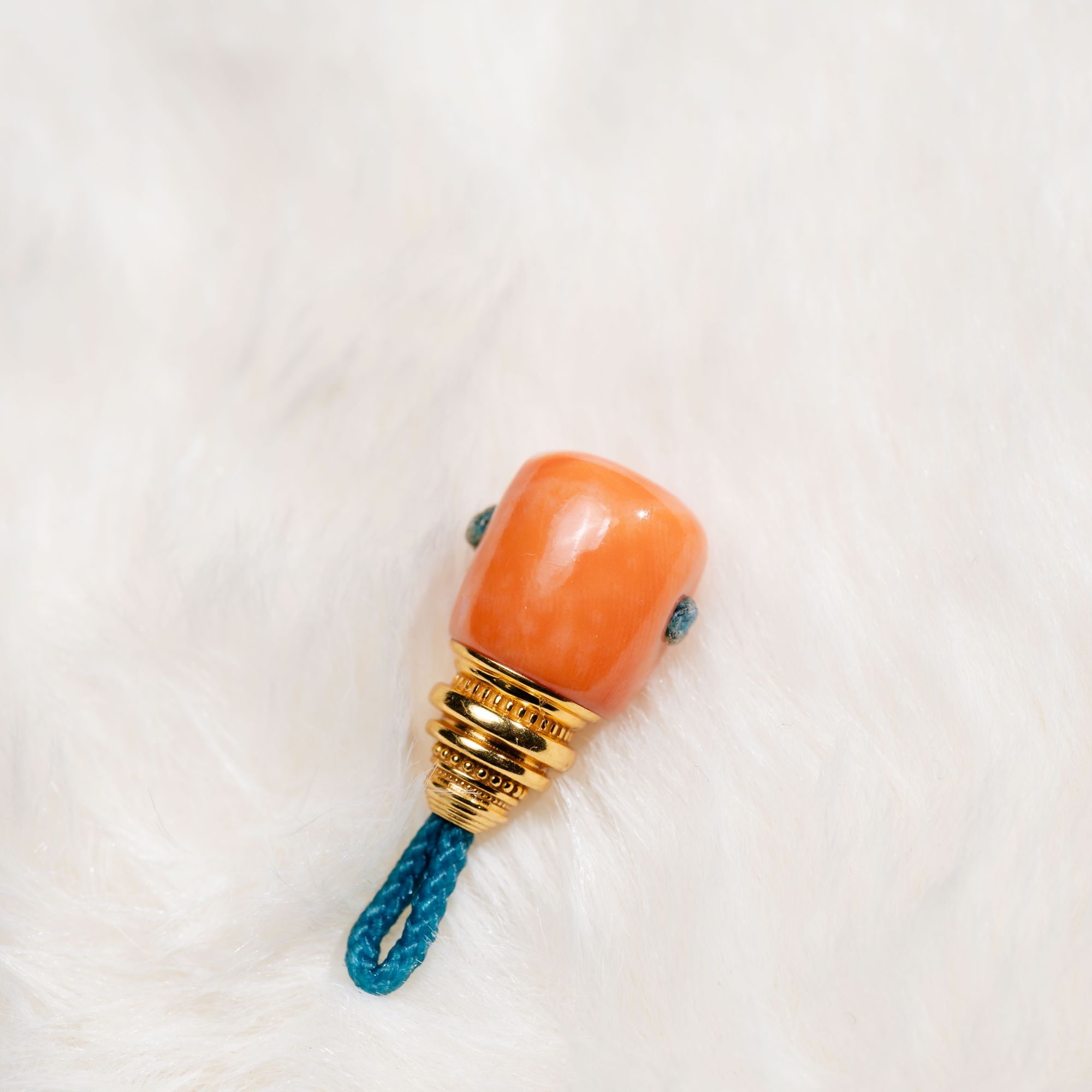 天然红珊瑚雕刻橘色金塔三通配饰对孔9.7mm长度18.5mm